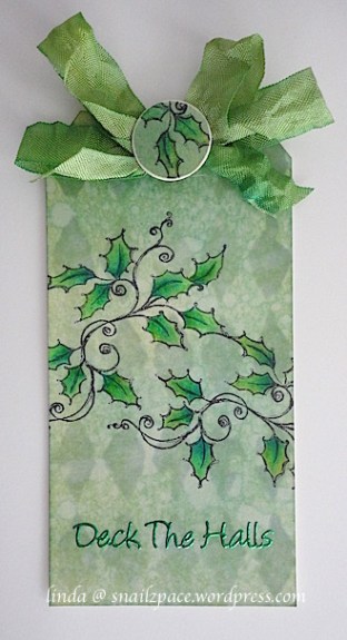 copyright linda @ snailzpace.wordpress.com magenta holly